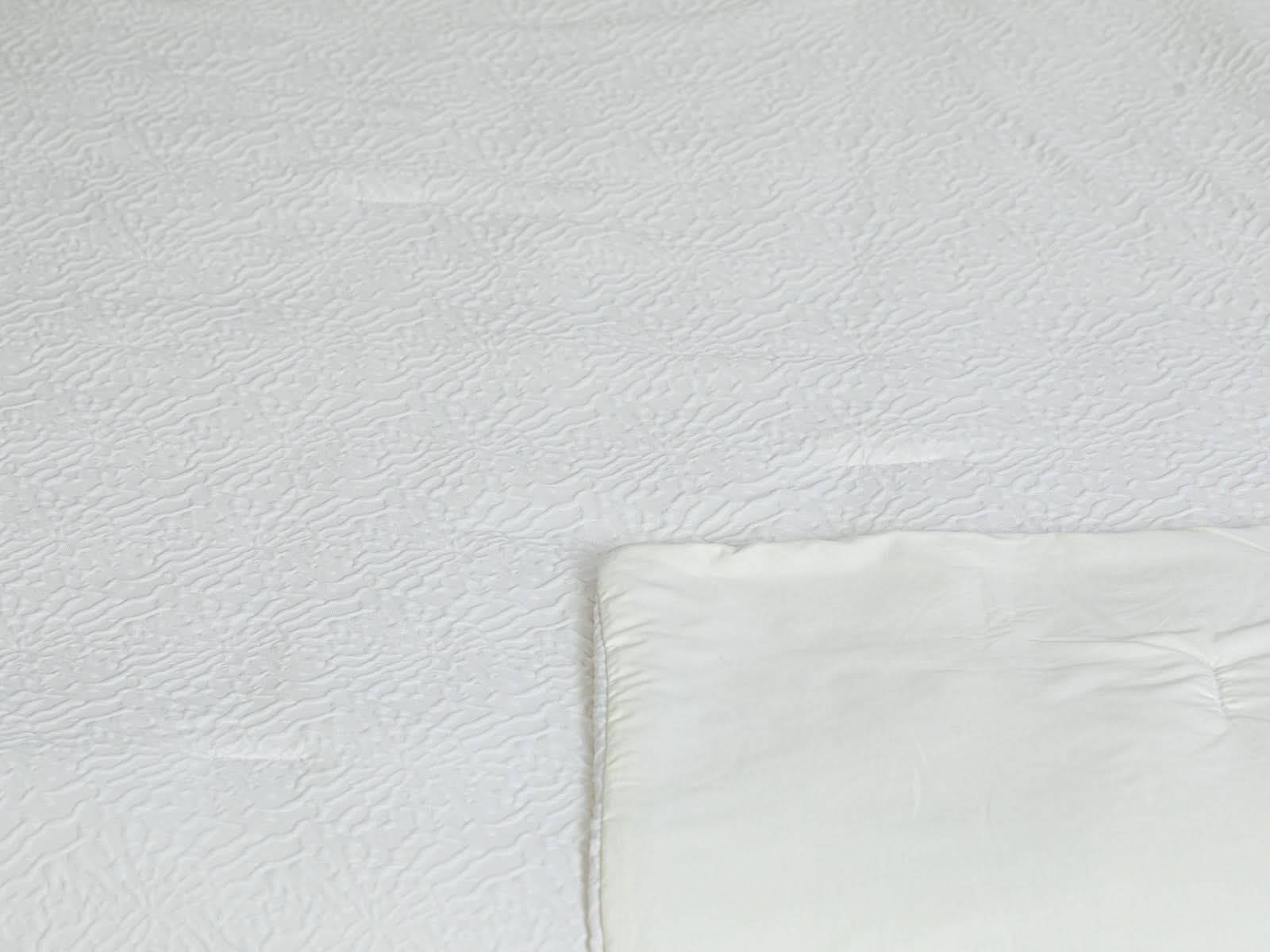 Cubrecama Bennett Beige