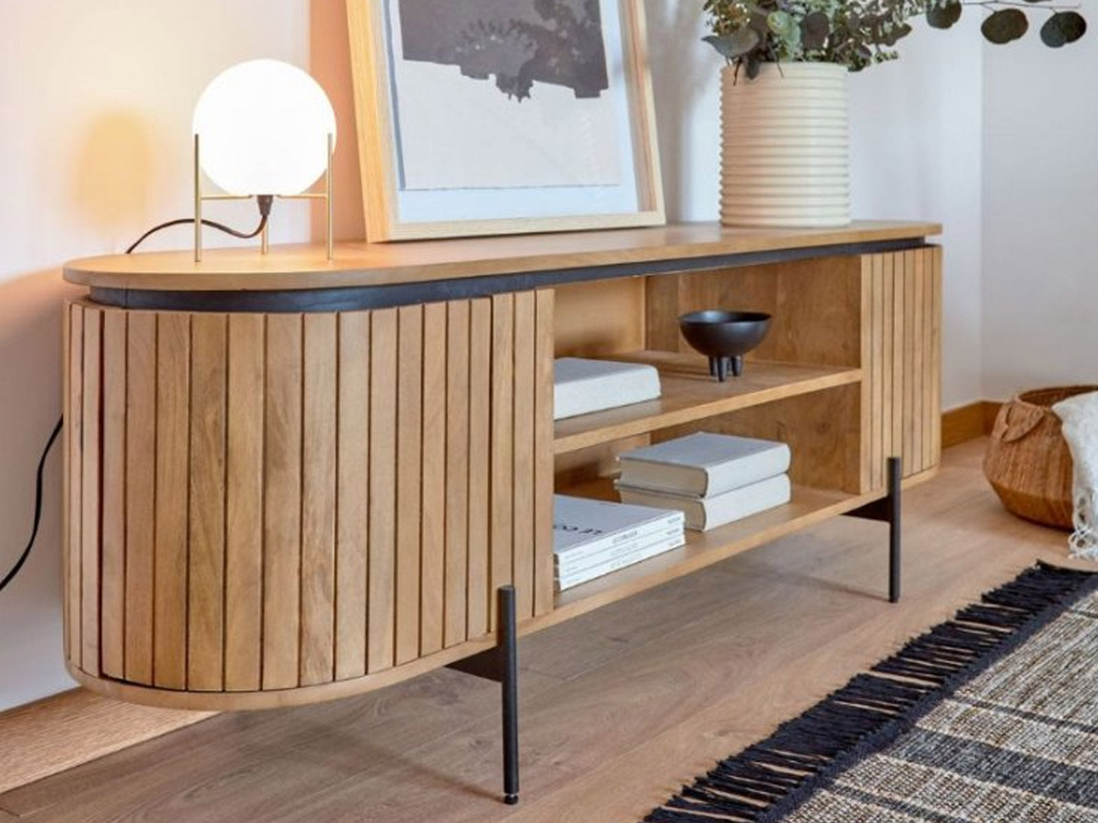 Centro Entretenimiento Licia 2 Puertas