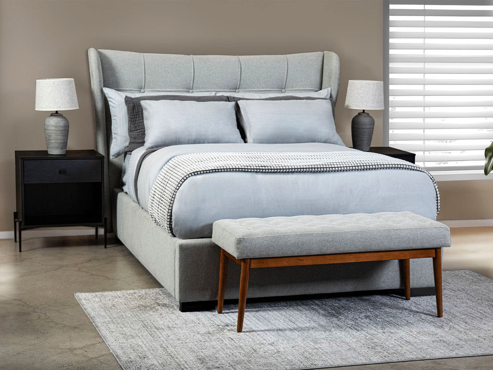 Cama Thompson Patas Metálicas 